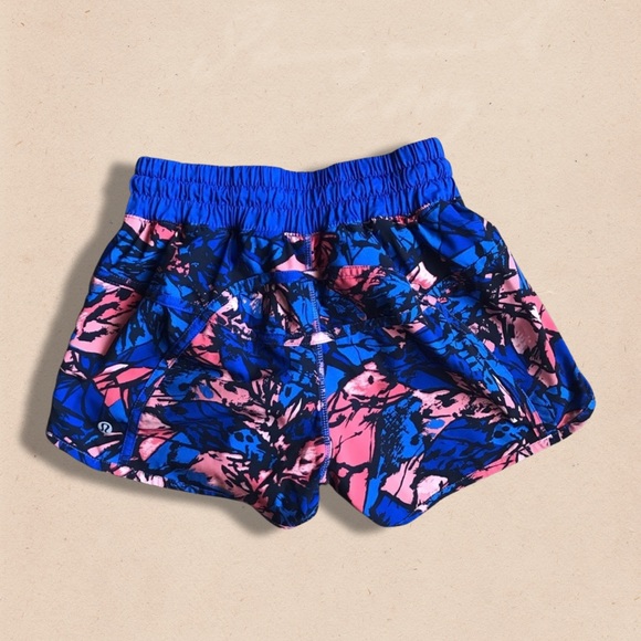 LULULEMON Tracker‎ Short IV 4-Way Stretch in
Paint Storm Harbor Blue Mult… - Picture 11 of 14